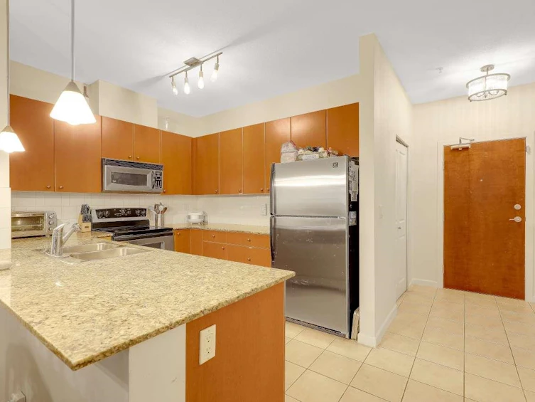 229-15380 102a Avenue, Surrey, BC, V3R 0B3 - 10