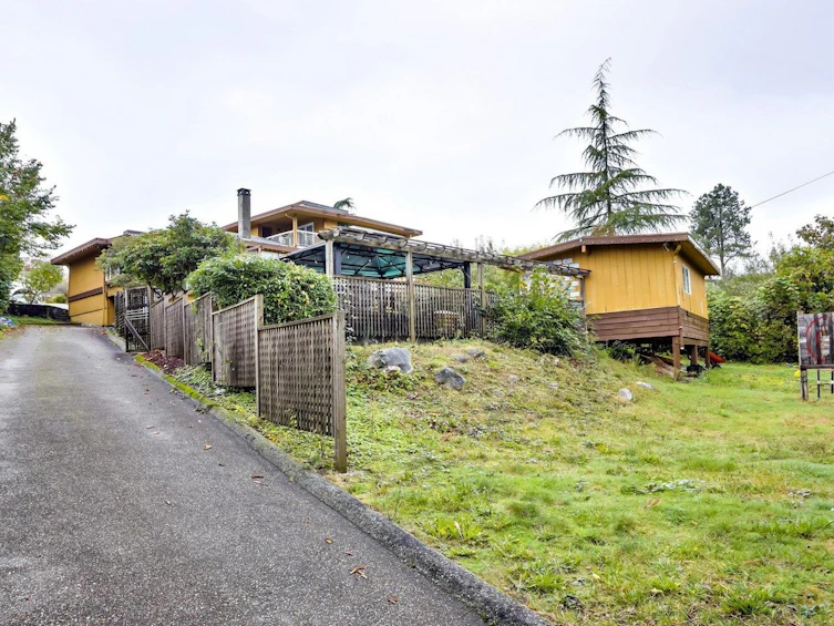 534 Beachview Drive, North Vancouver, BC, V7G 1P9 - 21