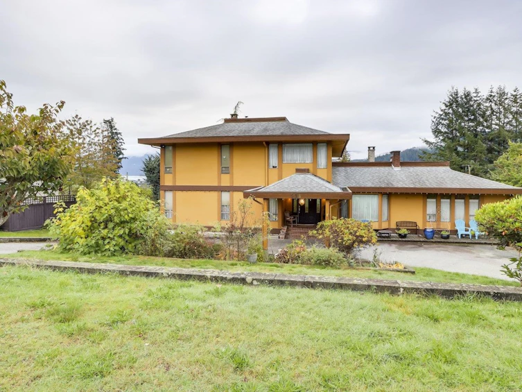 534 Beachview Drive, North Vancouver, BC, V7G 1P9 - 2