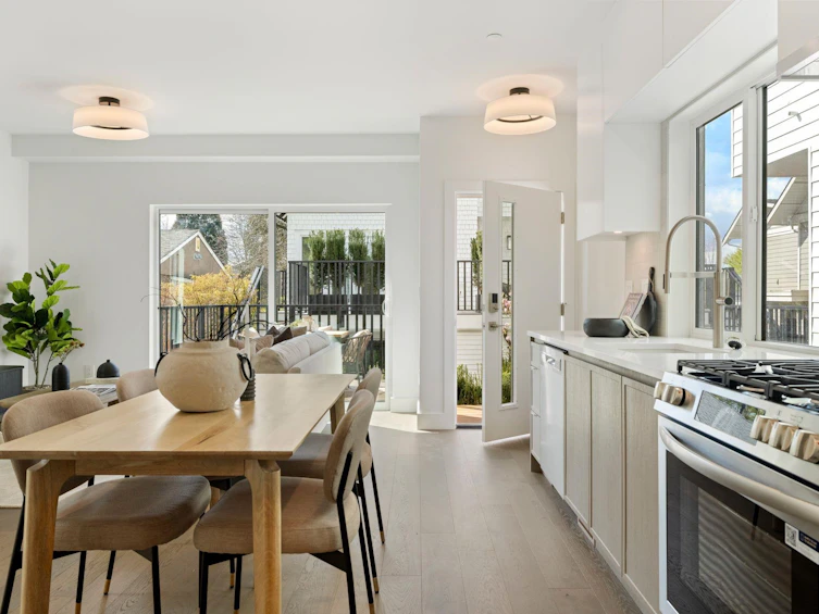 1-328 W 14th Street, North Vancouver, BC, V7M 1P6 - 4