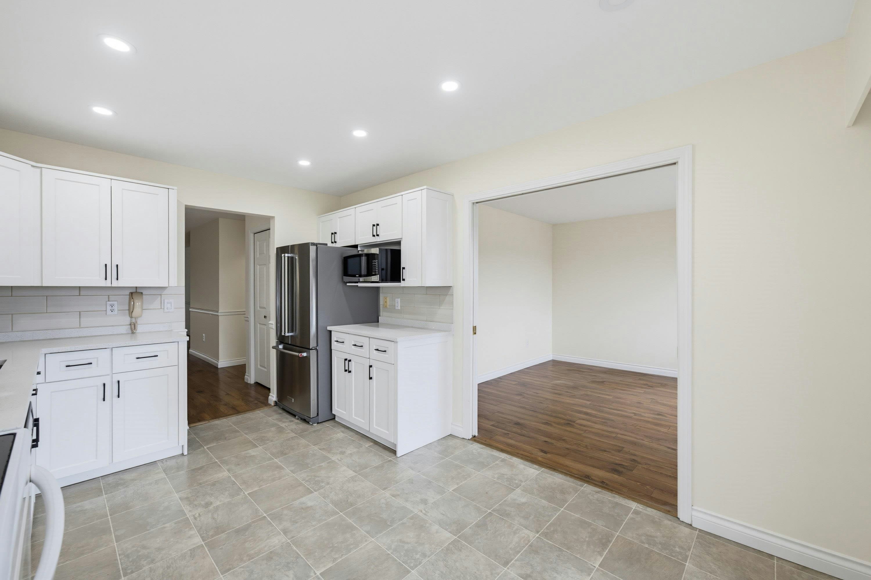 100-32691 Garibaldi Drive, Abbotsford, BC, V2T 5T7 - 10