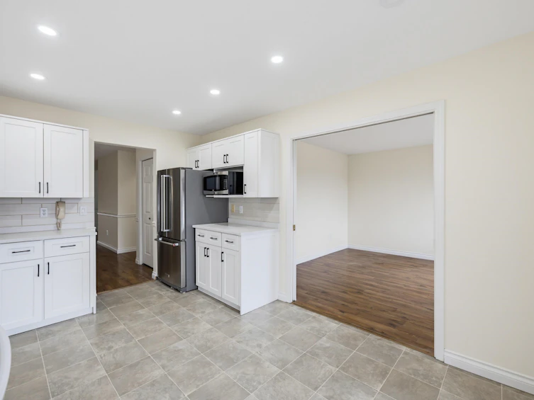 100-32691 Garibaldi Drive, Abbotsford, BC, V2T 5T7 - 10