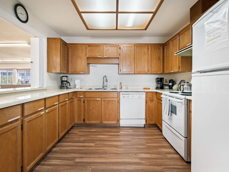 100-32691 Garibaldi Drive, Abbotsford, BC, V2T 5T7 - 34