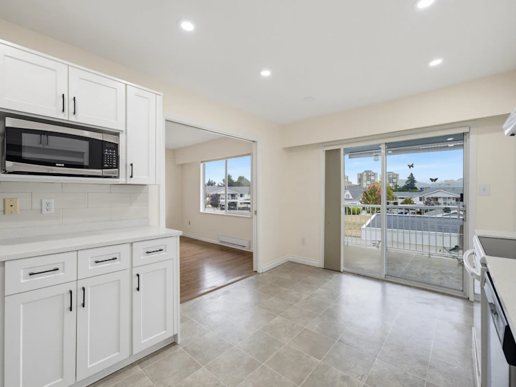 100-32691 Garibaldi Drive, Abbotsford, BC, V2T 5T7 - 6