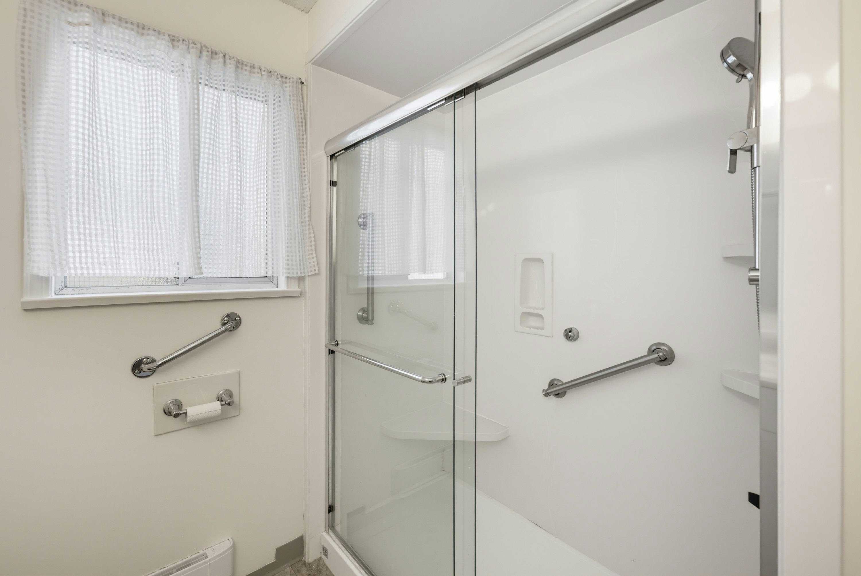 100-32691 Garibaldi Drive, Abbotsford, BC, V2T 5T7 - 18