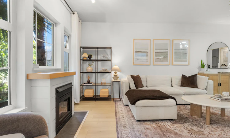 109-1369 56 Street