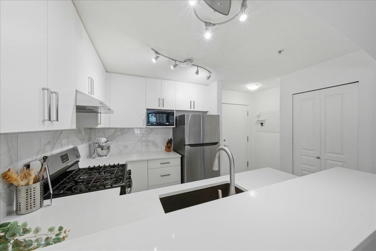 310-2966 Silver Springs Boulevard, Coquitlam, BC, V3E 3S1 - 6