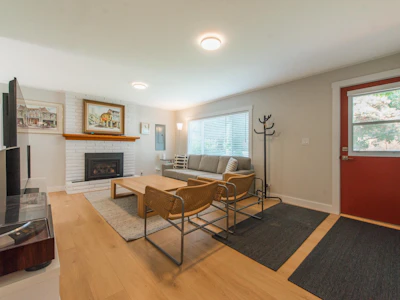 320 Cochrane Road - 3