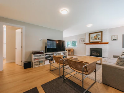 320 Cochrane Road - 4