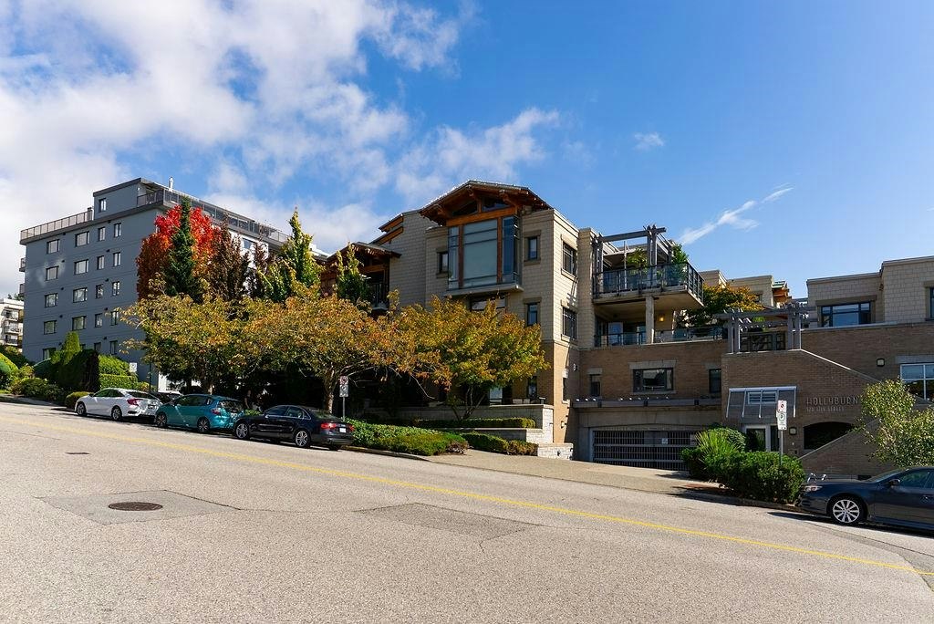 202-550 17th Street, West Vancouver, BC, V7V 3S7