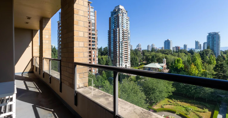 608-7368 Sandborne Avenue, Burnaby, BC, V3N 5C5 - 11