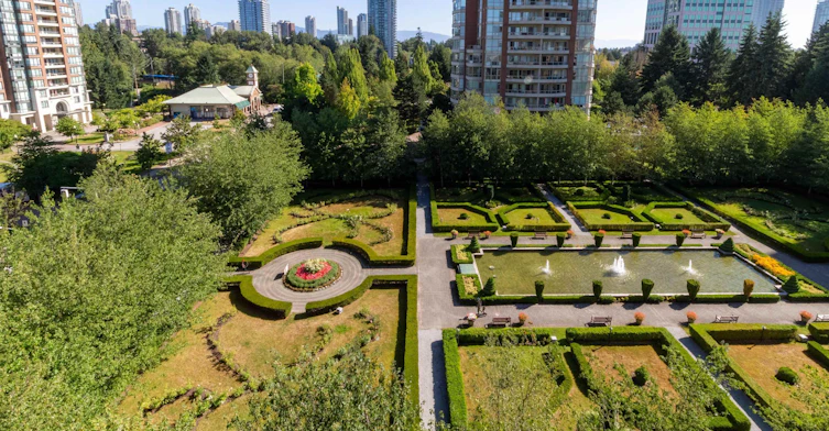 608-7368 Sandborne Avenue, Burnaby, BC, V3N 5C5 - 12
