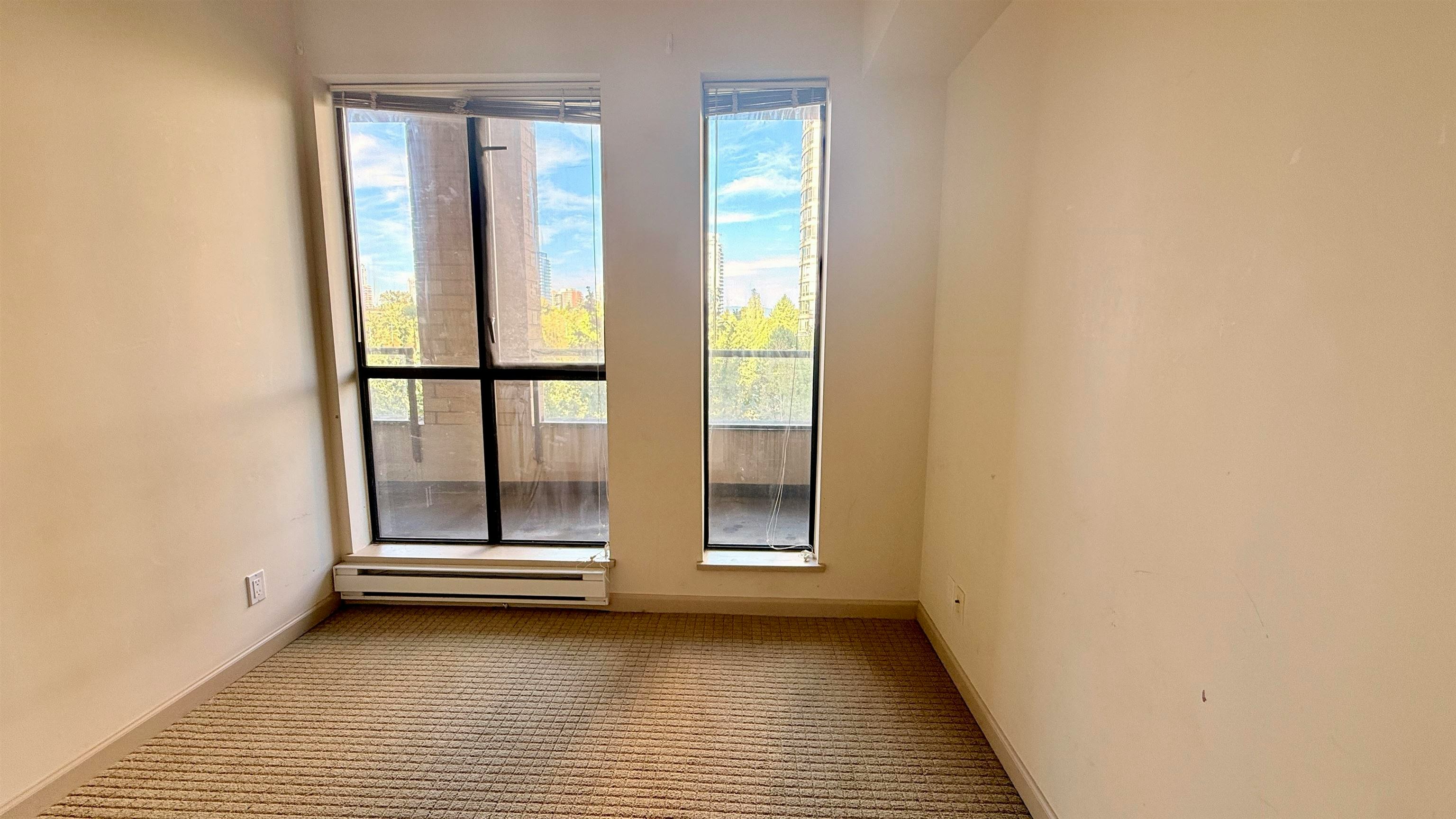 608-7368 Sandborne Avenue, Burnaby, BC, V3N 5C5 - 7