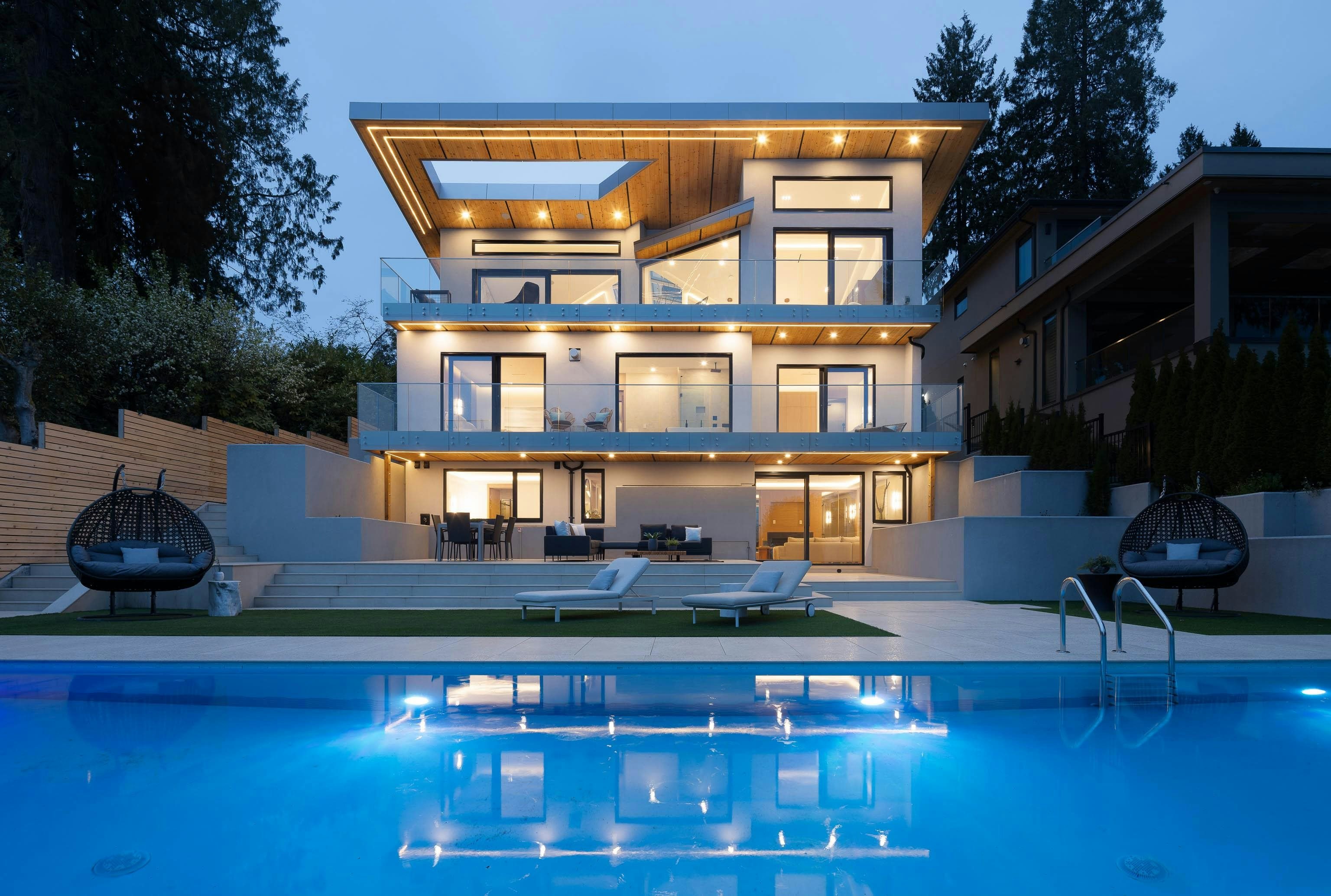 2356 Ottawa Avenue, West Vancouver, BC, V7V 2S9