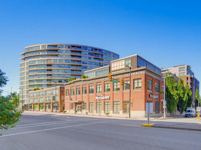 211-445 W 2nd Avenue - 2