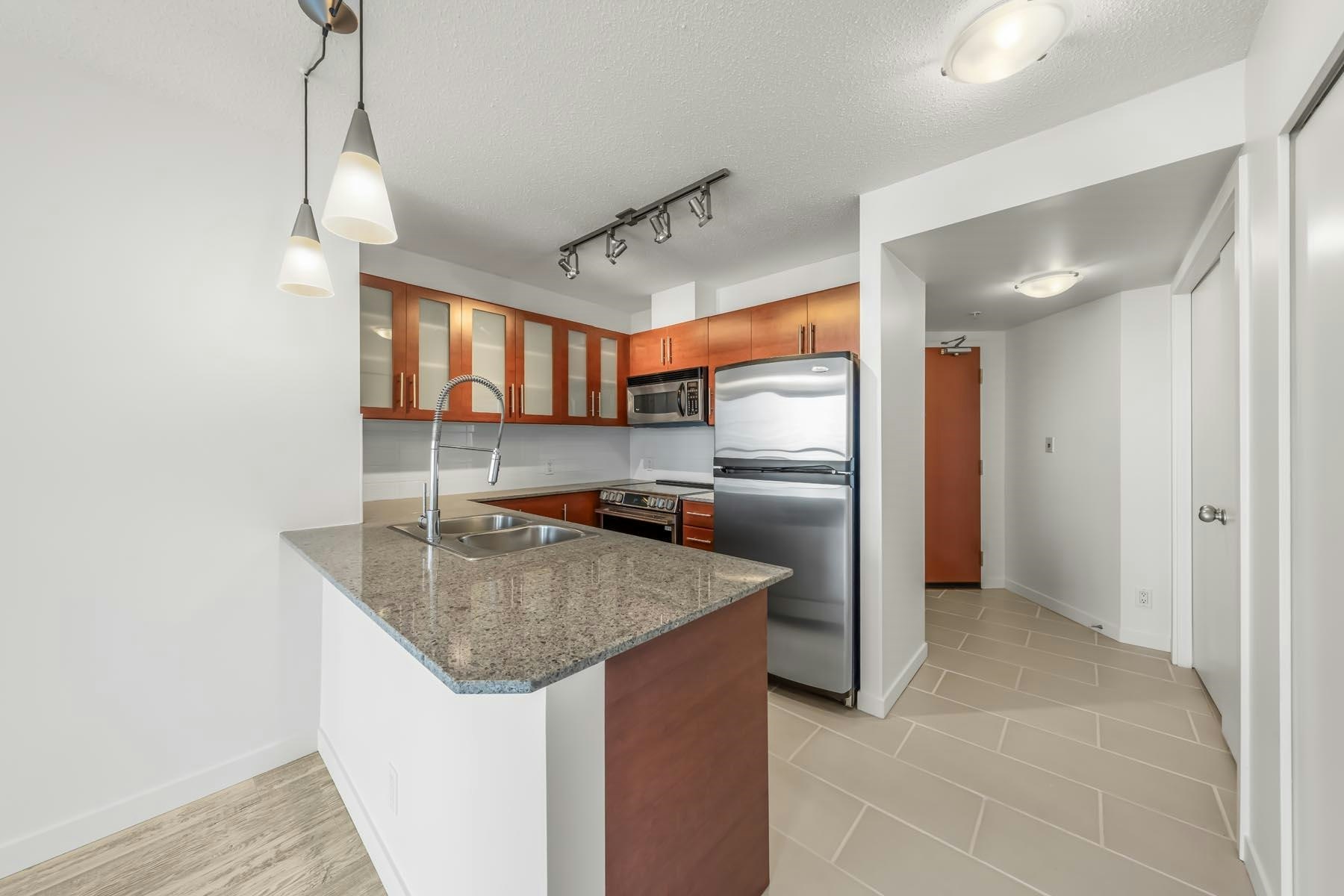 601-813 Agnes Street, New Westminster, BC, V3M 0A9 - 8