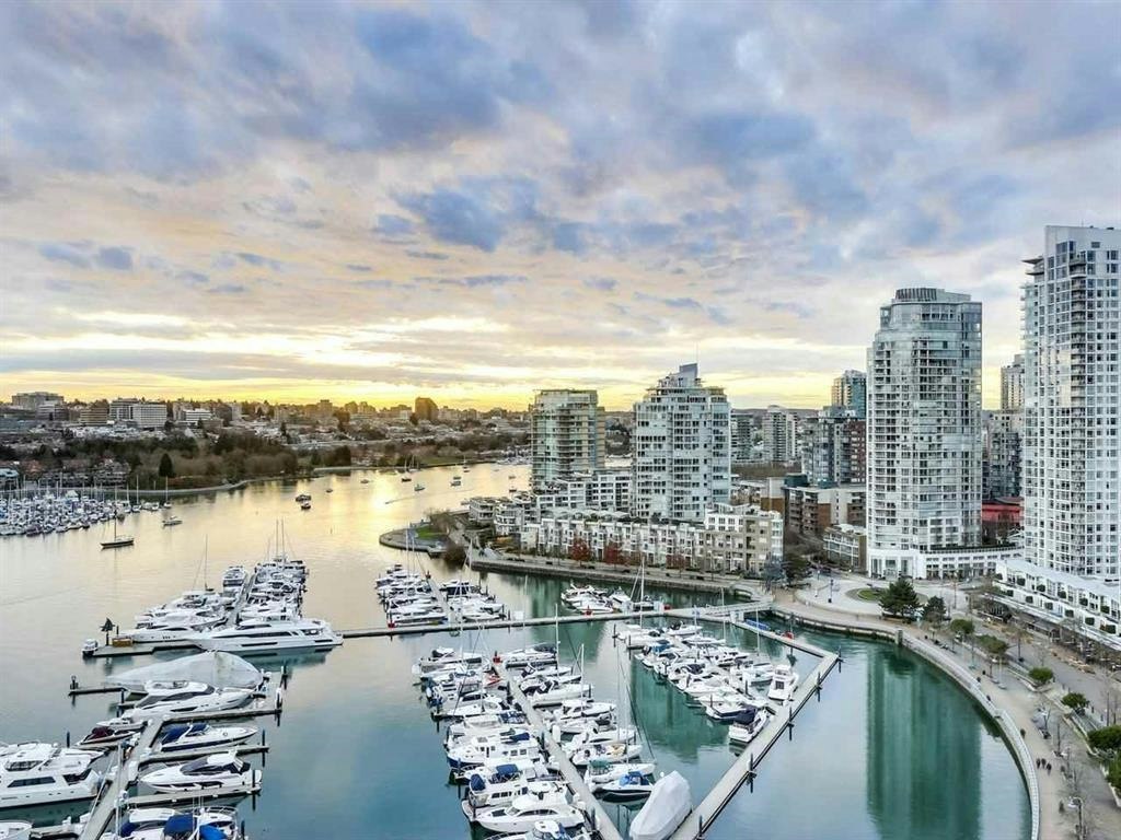 2706-1033 Marinaside Crescent, Vancouver, BC, V6Z 3A3