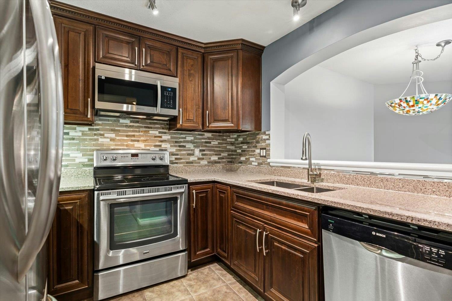 418-1242 Town Centre Boulevard, Coquitlam, BC, V3B 7R6