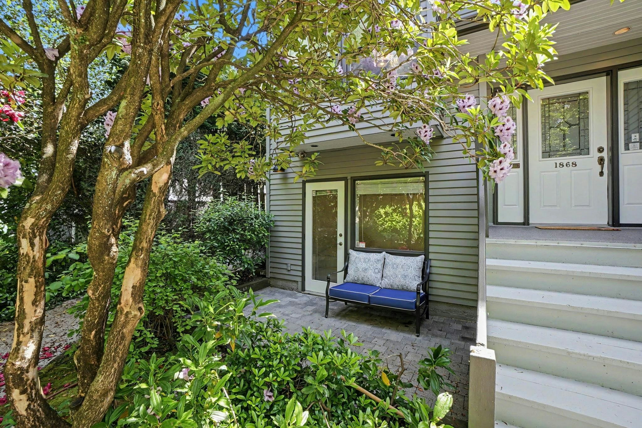 1868 W 15th Avenue, Vancouver, BC, V6J 2L1 - 2