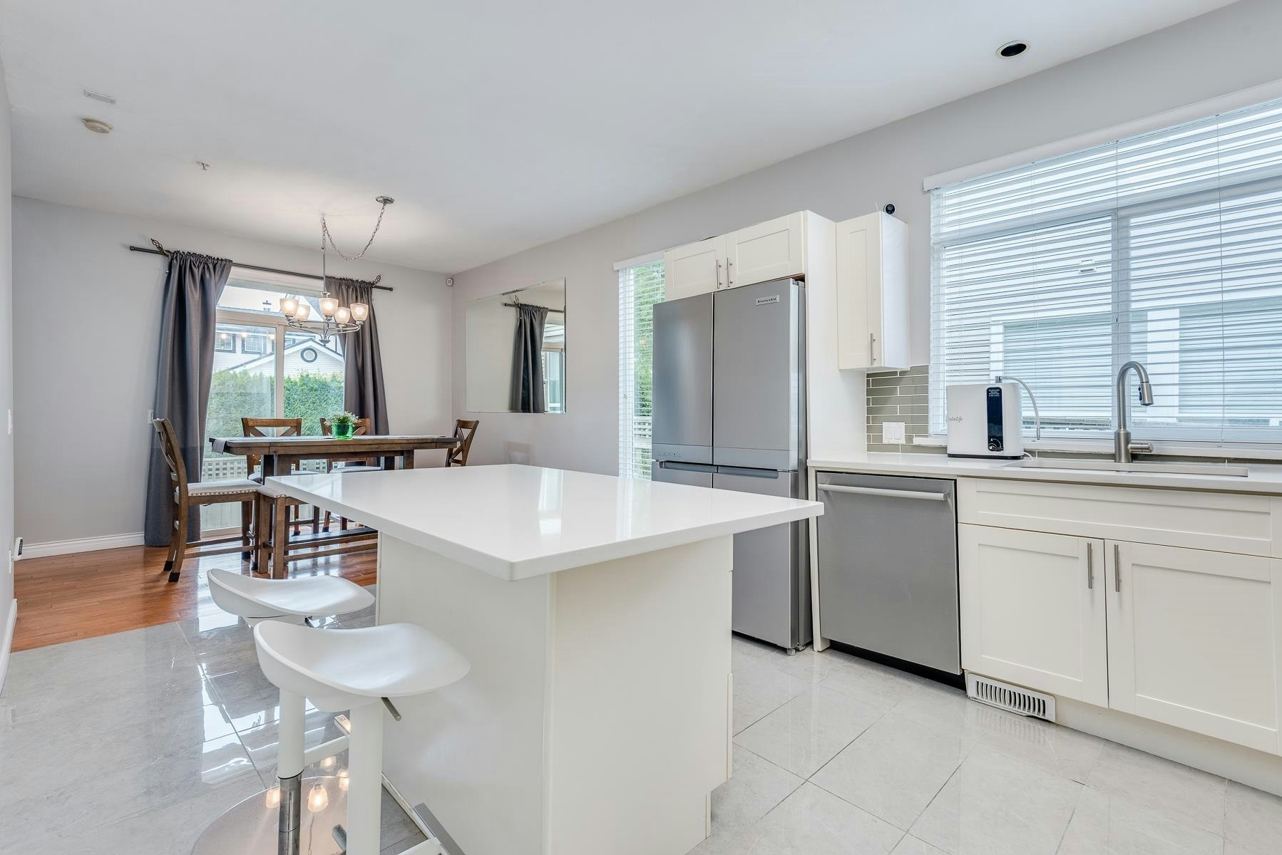 19777 Brighton Place, Pitt Meadows, BC, V3Y 2S5 - 19