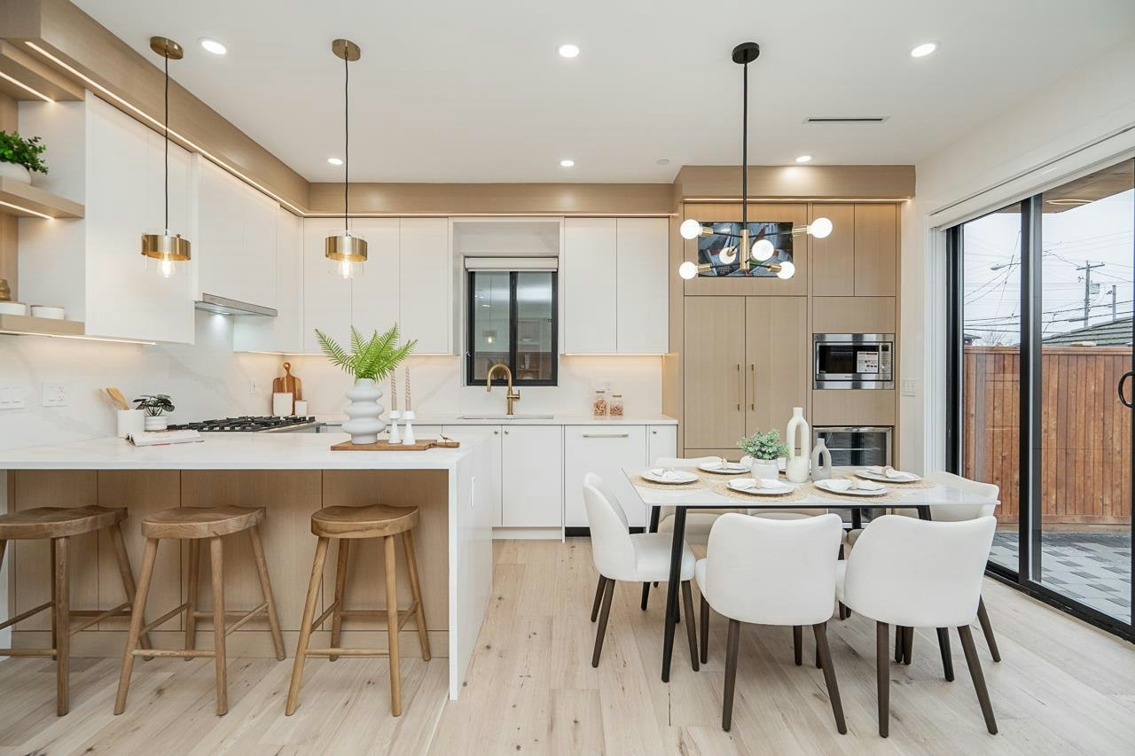 2-150 E 51st Avenue, Vancouver, BC, V5X 1C3