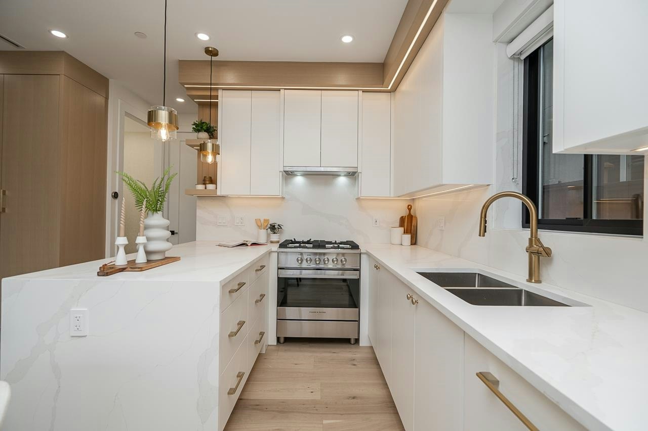 2-150 E 51st Avenue - 5
