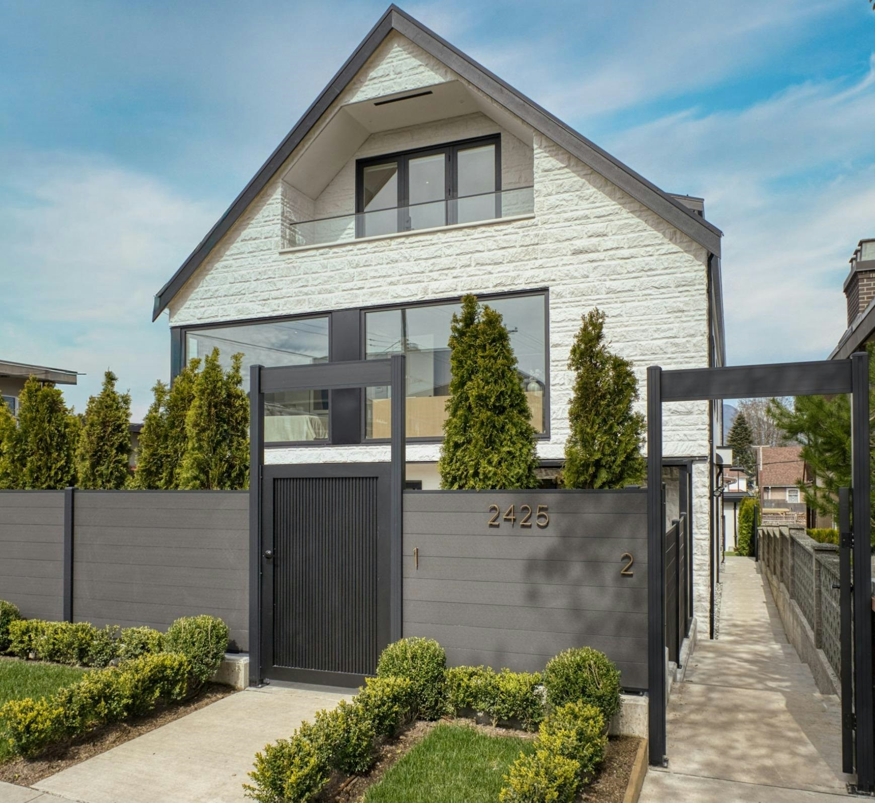 2-2425 Kitchener Street, Vancouver, BC, V5K 3C4
