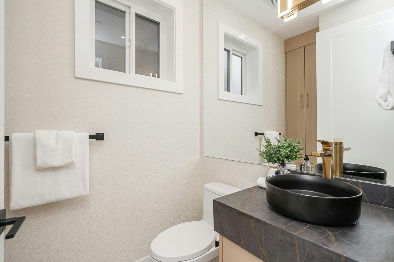 1-150 E 51st Avenue, Vancouver, BC, V5X 1C3 - 17