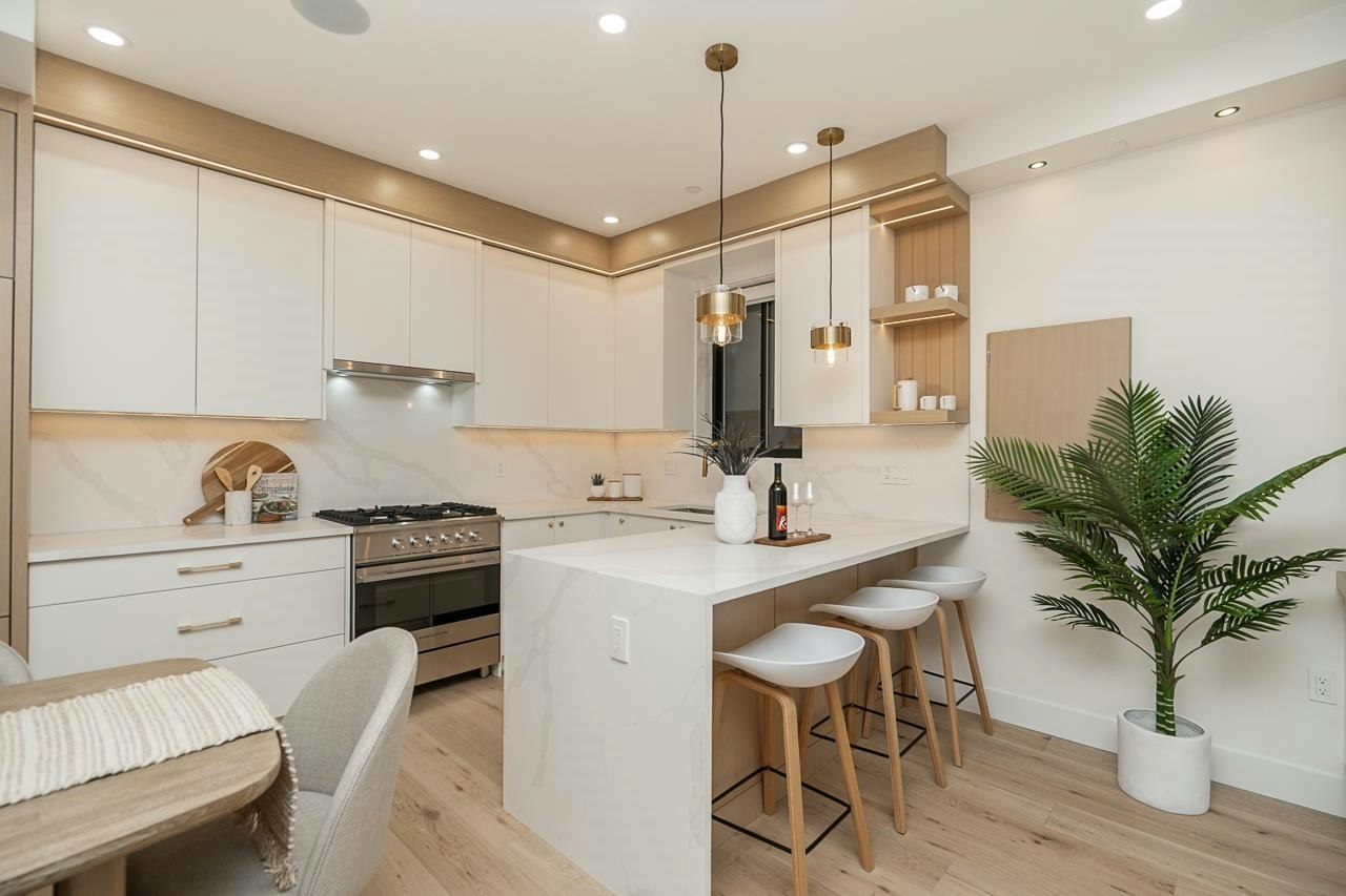 1-150 E 51st Avenue, Vancouver, BC, V5X 1C3 - 12