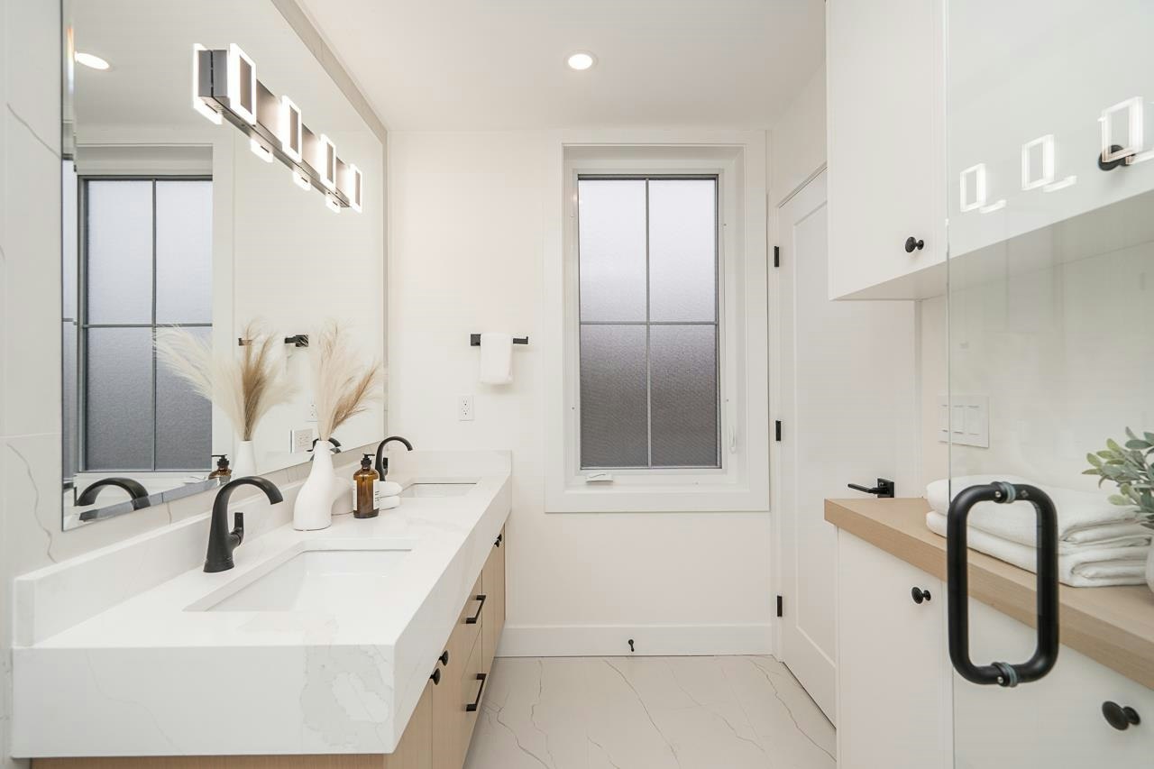 1-150 E 51st Avenue, Vancouver, BC, V5X 1C3 - 23