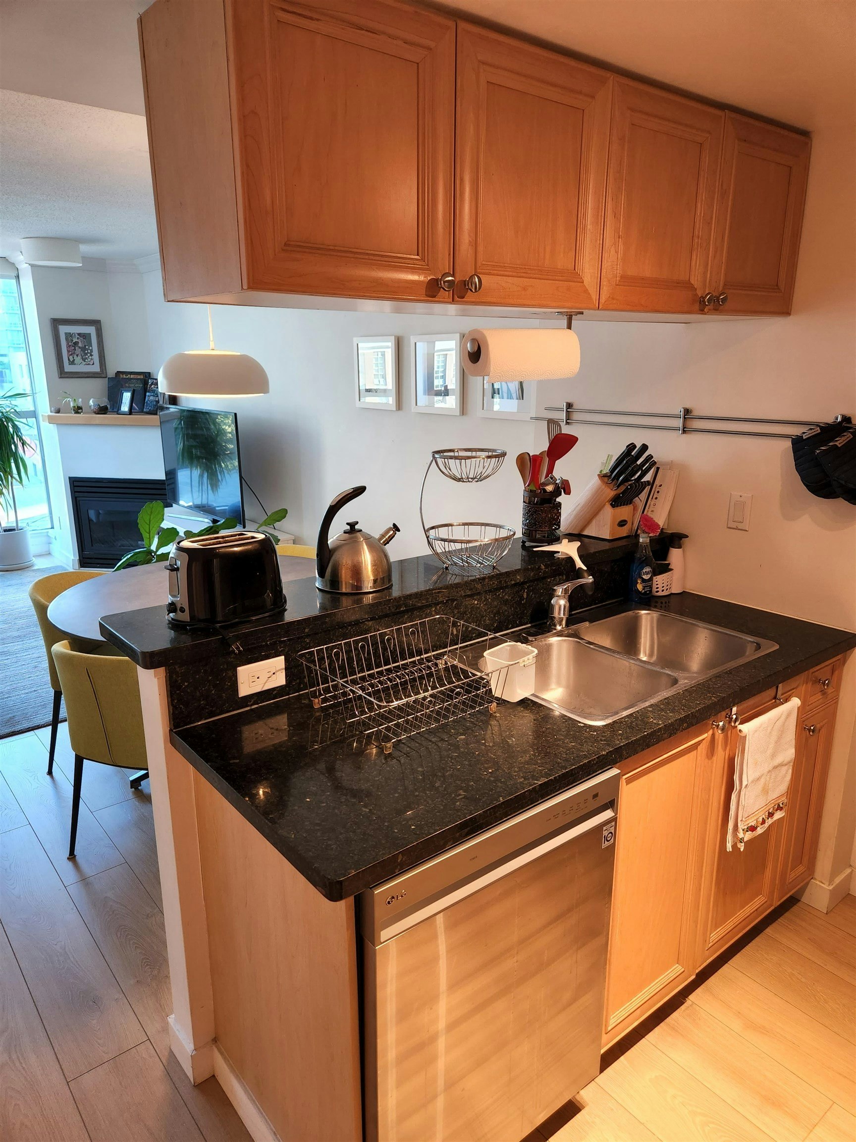 702-928 Richards Street, Vancouver, BC, V6B 3C1 - 6