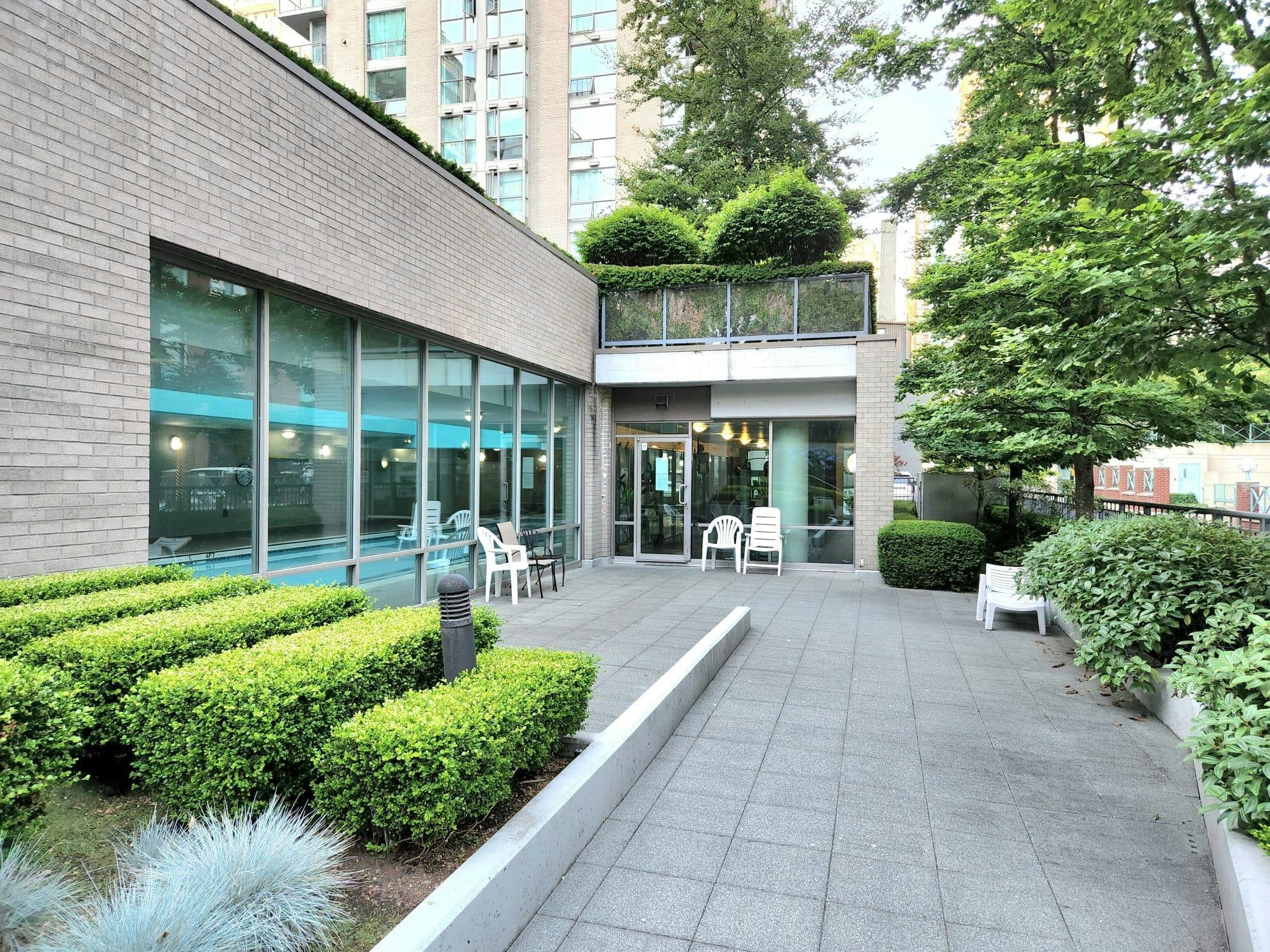 702-928 Richards Street, Vancouver, BC, V6B 3C1 - 2