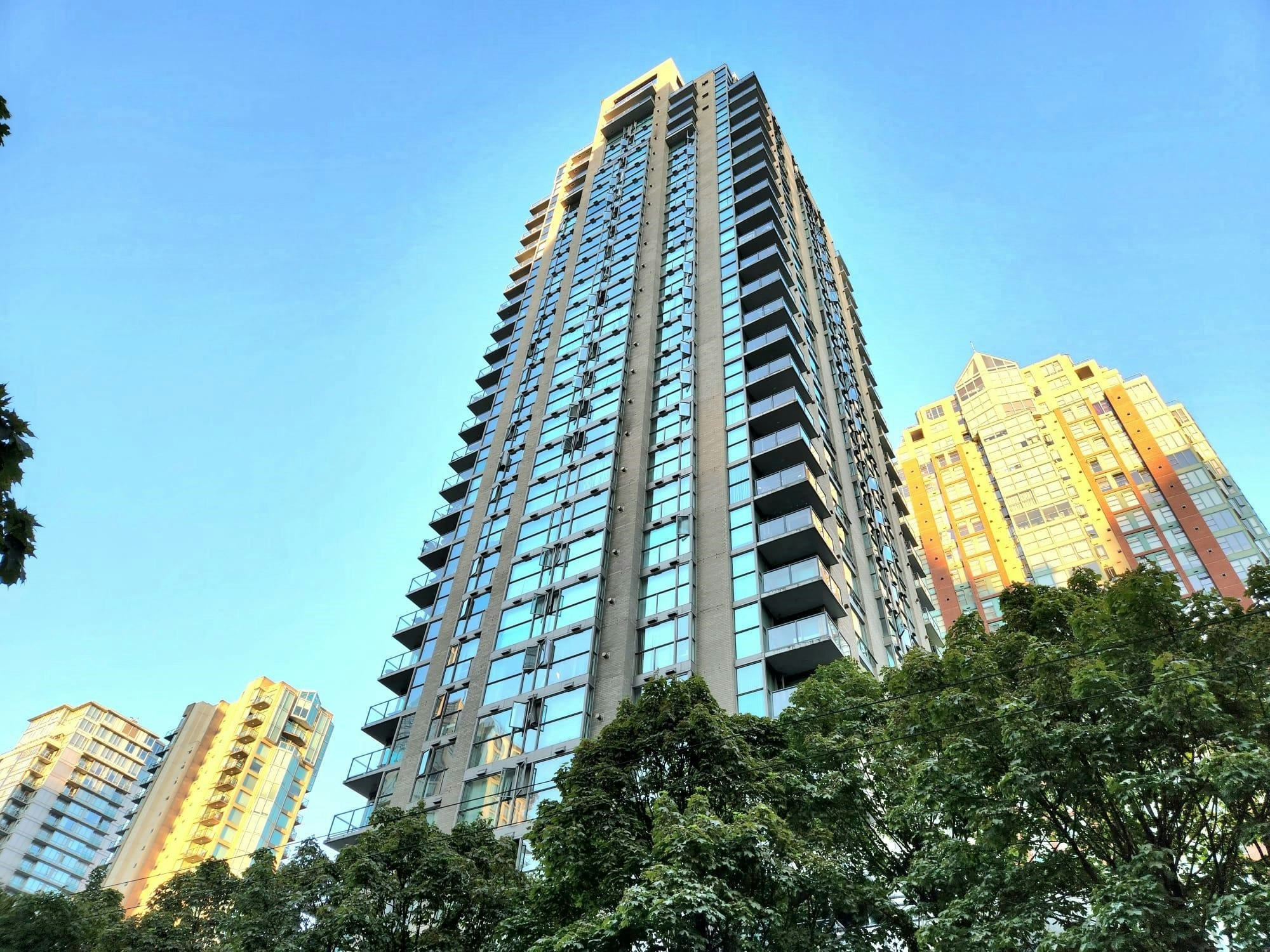 702-928 Richards Street, Vancouver, BC, V6B 3C1
