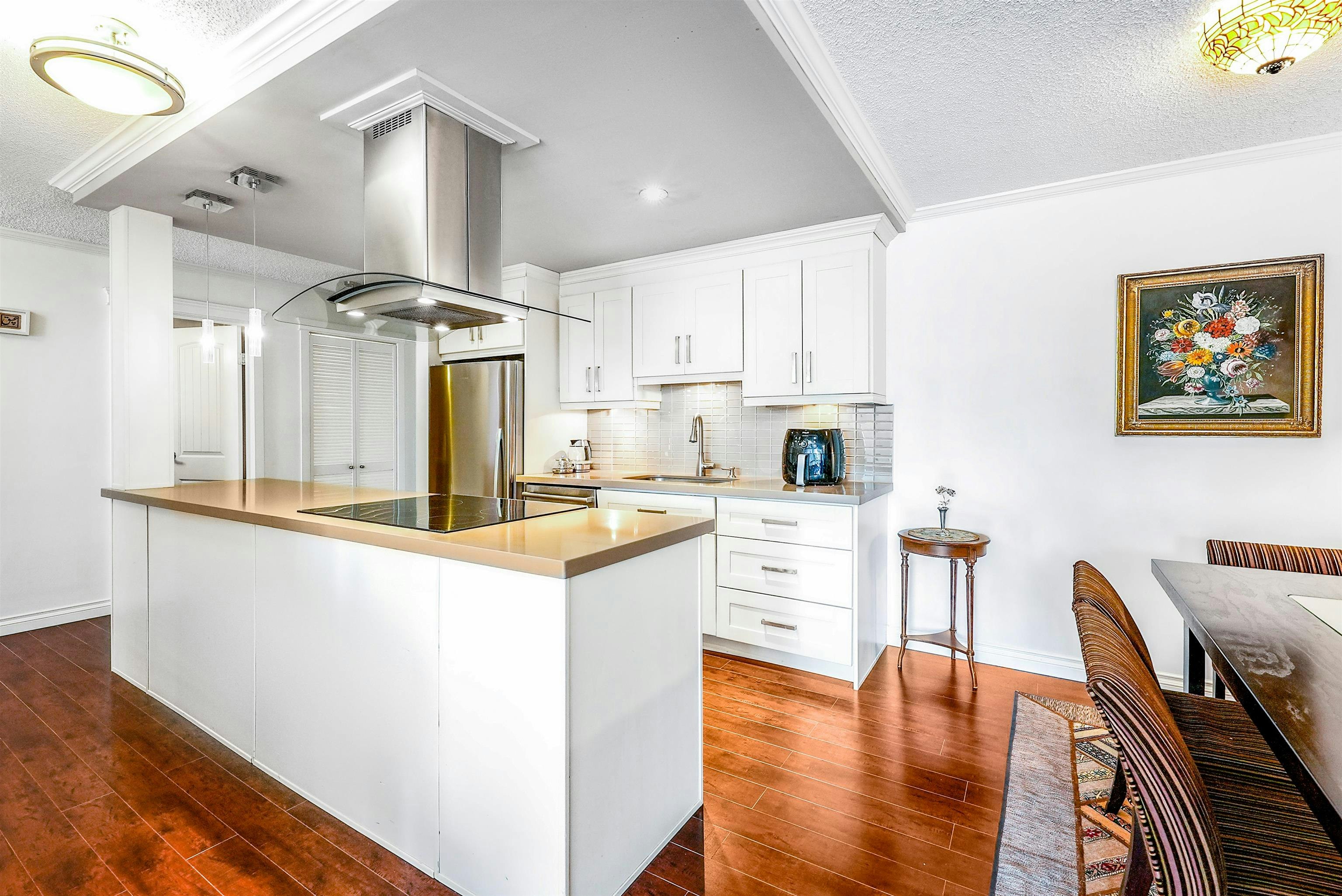 306-2020 Fullerton Avenue, North Vancouver, BC, V7P 3G3