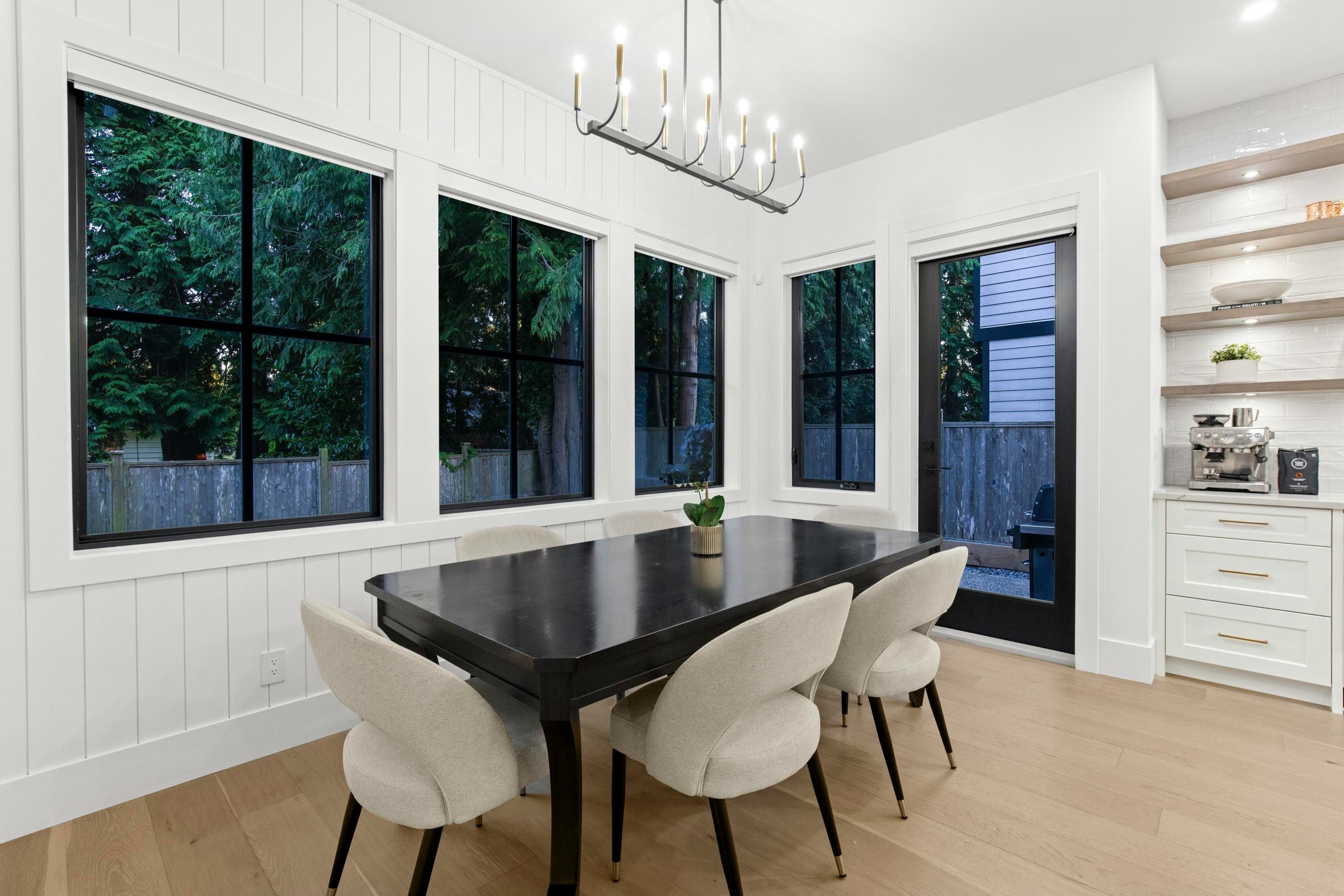 13026 16 Avenue, Surrey, BC, V4A 1N9 - 11