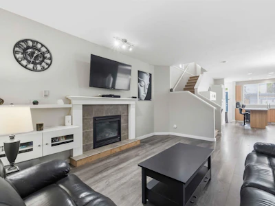 10288 243 Street - 3