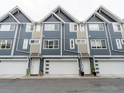 26-5377 8a Avenue - 2