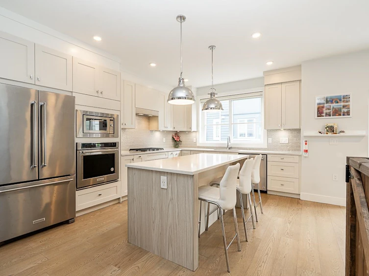 26-5377 8a Avenue, Delta, BC, V4M 0E2