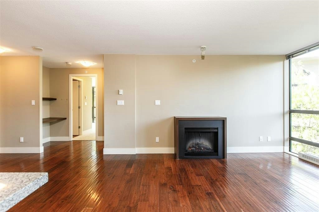 301-2959 Glen Drive, Coquitlam, BC, V3B 0B8 - 8
