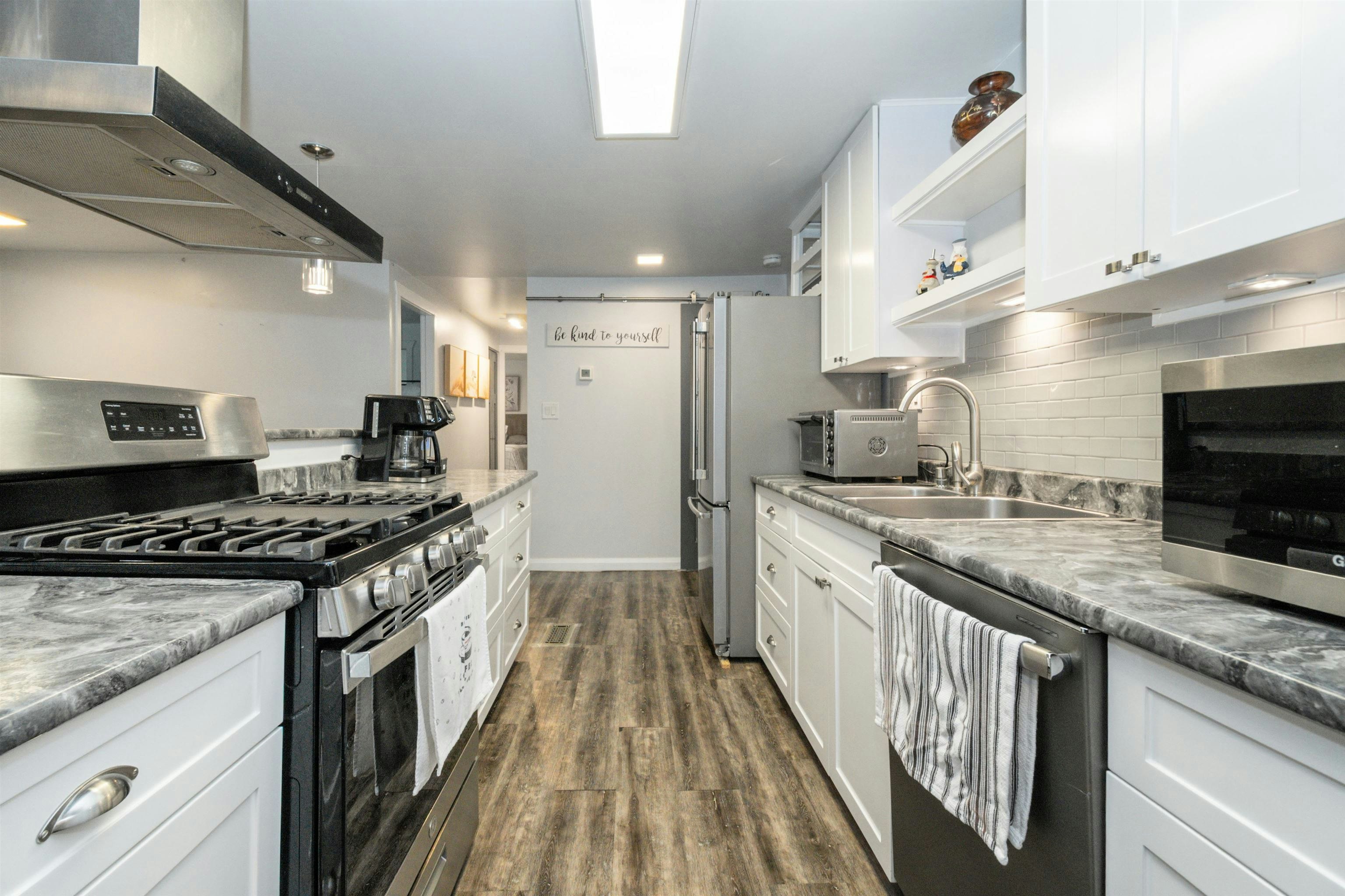 411 Emerald Avenue, Harrison Hot Springs, BC, V0M 1K0 - 11