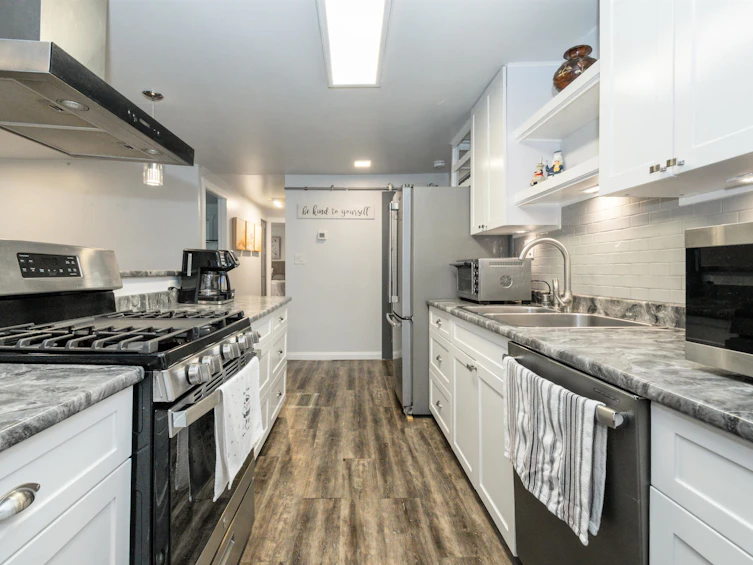 411 Emerald Avenue, Harrison Hot Springs, BC, V0M 1K0 - 11