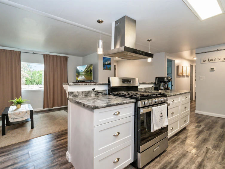 411 Emerald Avenue, Harrison Hot Springs, BC, V0M 1K0 - 5