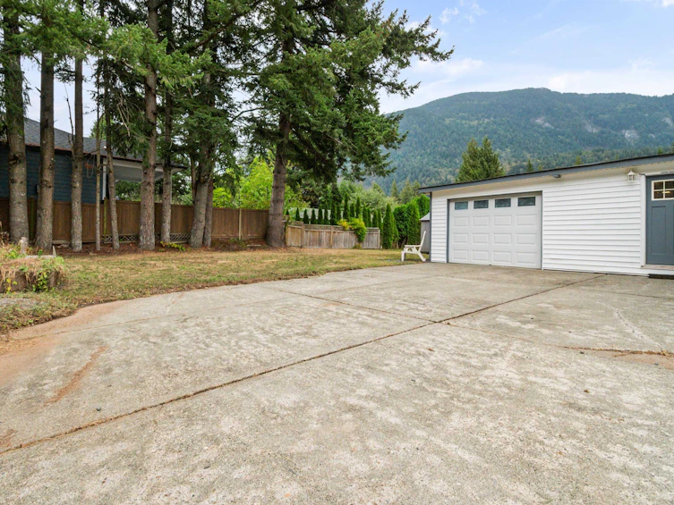 411 Emerald Avenue, Harrison Hot Springs, BC, V0M 1K0 - 33