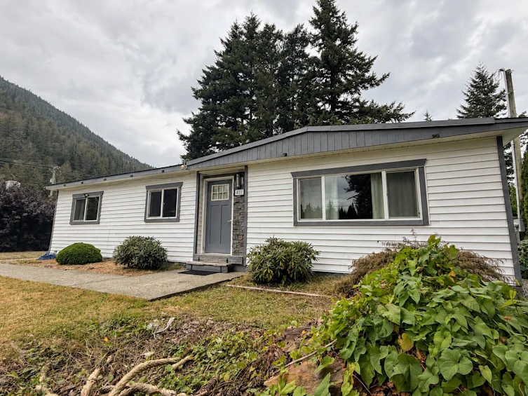 411 Emerald Avenue, Harrison Hot Springs, BC, V0M 1K0 - 3