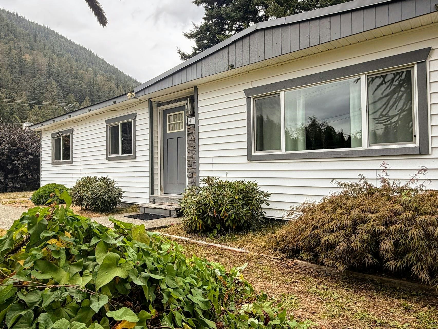 411 Emerald Avenue - 2