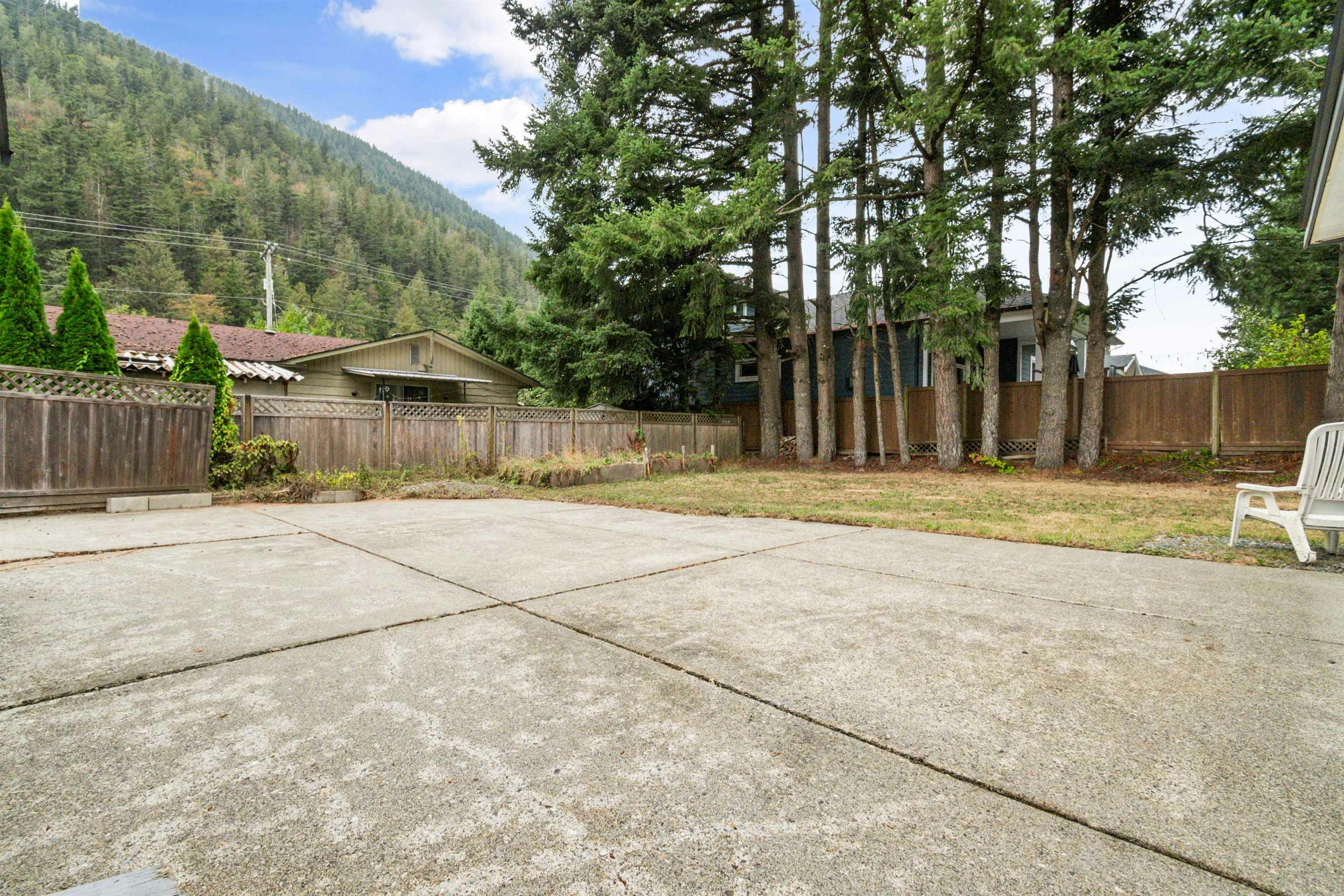 411 Emerald Avenue, Harrison Hot Springs, BC, V0M 1K0 - 37