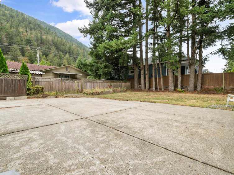 411 Emerald Avenue, Harrison Hot Springs, BC, V0M 1K0 - 37