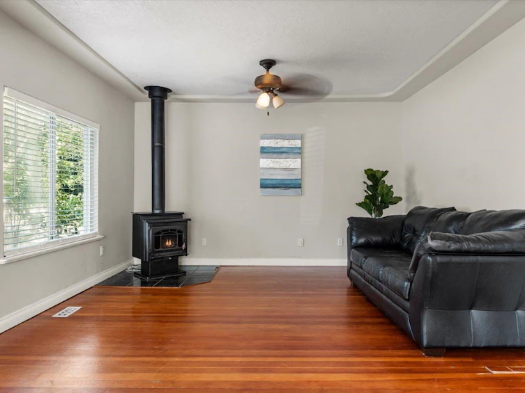 9260 Mcnaught Road, Chilliwack, BC, V2P 6E6 - 9