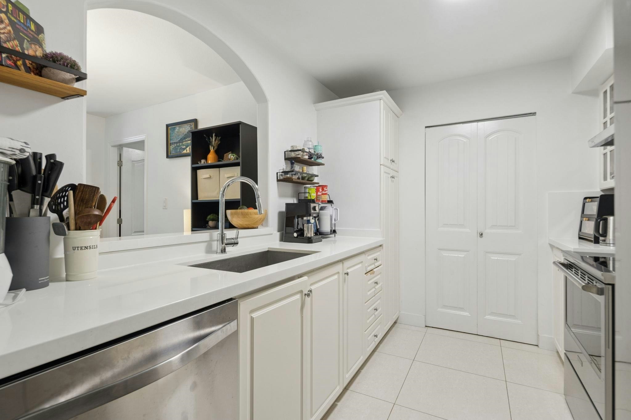 323-5900 Dover Crescent, Richmond, BC, V7C 5R4 - 13