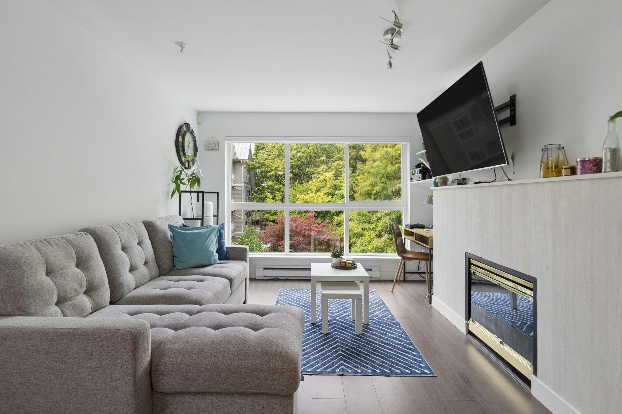 323-5900 Dover Crescent, Richmond, BC, V7C 5R4 - 4